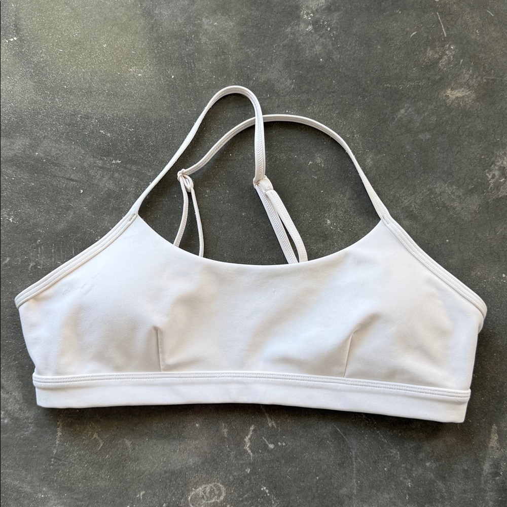 Alo Yoga Airlift Intrigue Bra - Picture 3 of 8